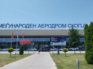 Уапсена Србинка на скопскиот аеродром, имало потерница од Интерпол
