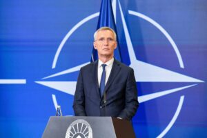 Сумата за воени трошоци на НАТО е зголемена четирикратно, Столтенберг очекува сите членки да платат