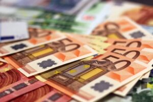 Во филијалите на српската „Поштенска штедилница“ во Косово полицијата запленила 1,6 милиони евра и 74,7 милиони динари