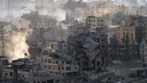 Најмалку 33 загинати Палестинци во израелски напади врз ресторан и пазар во Газа