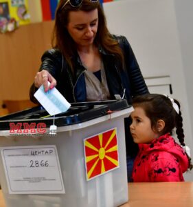 Северна Македонија оди во втор круг од кој и зависи европската иднина, пишуваат медиумите во Белгија