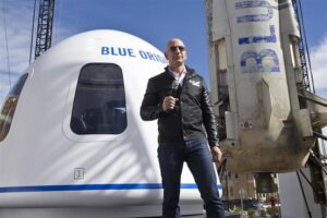 Летовите во вселената на компанијата Џеф Безос ќе продолжат викендов, авантуристите плаќаат милиони долари