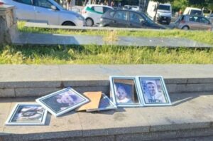 На плоштад во Штип искршени фотографиите од загинатите штипјани во кочанската дискотека