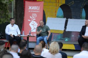 Партиската книшка вреди повеќе од факултетска диплома, вели Филипче